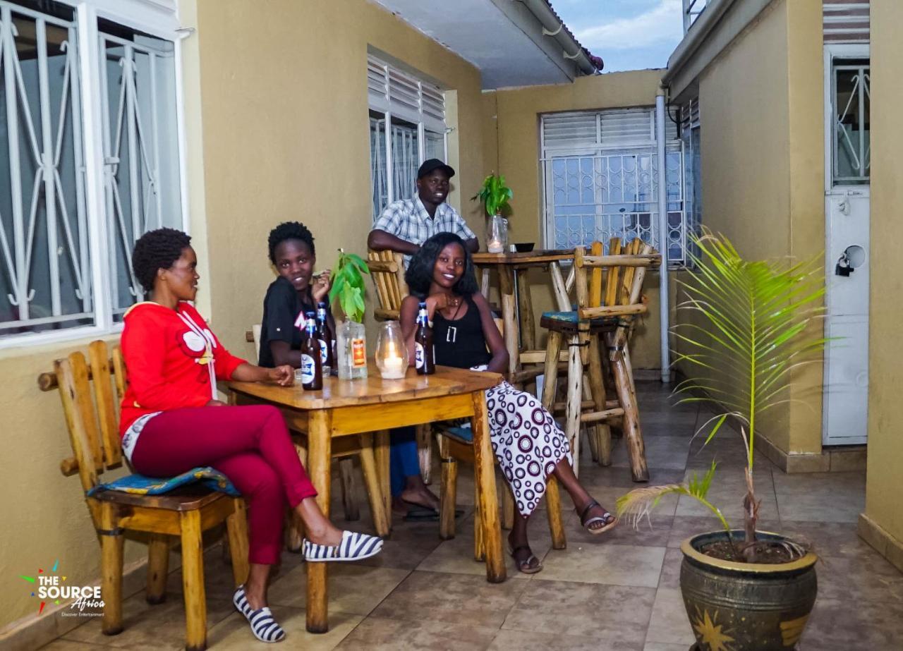 The Five Horsemen Hostel Kampala Exterior photo